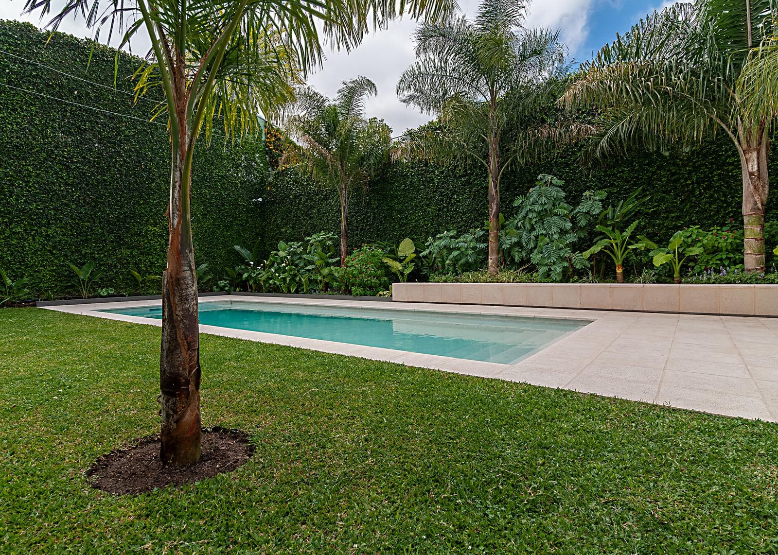 4-ROOM APARTMENT FOR SALE IN VILLA URQUIZA WITH SWIMMING POOL