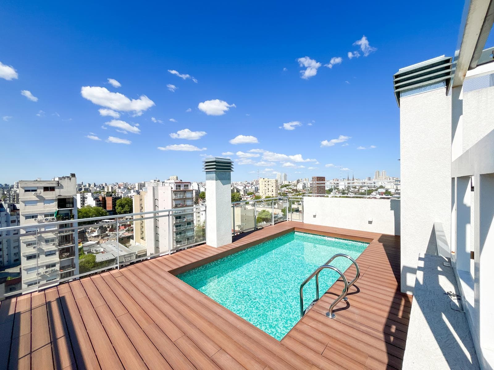 Studio apartment with a balcony in Caballito—ELIGIBLE FOR A MORTGAGE.