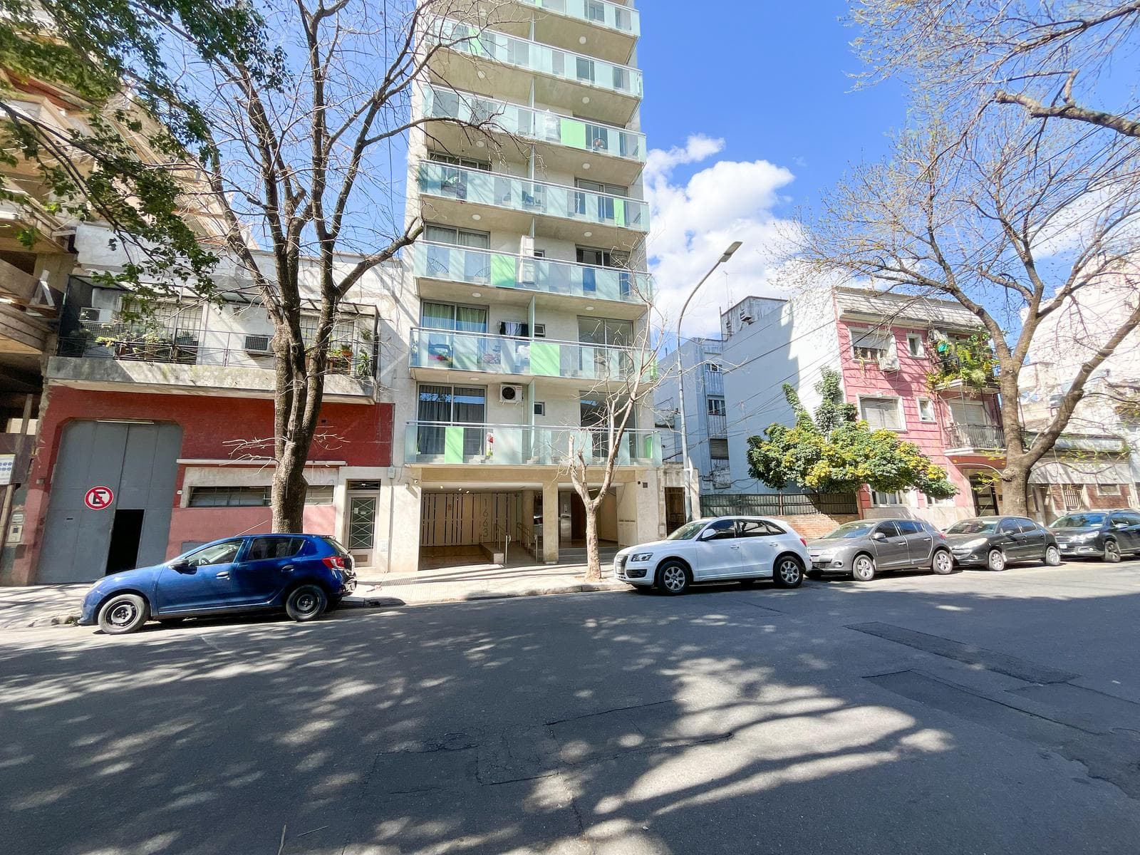 Studio apartment with a balcony in Caballito—ELIGIBLE FOR A MORTGAGE.