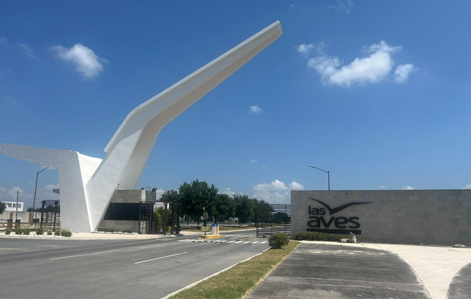 LAND FOR SALE, LAS AVES RESIDENTIAL AND GOLF CLUB