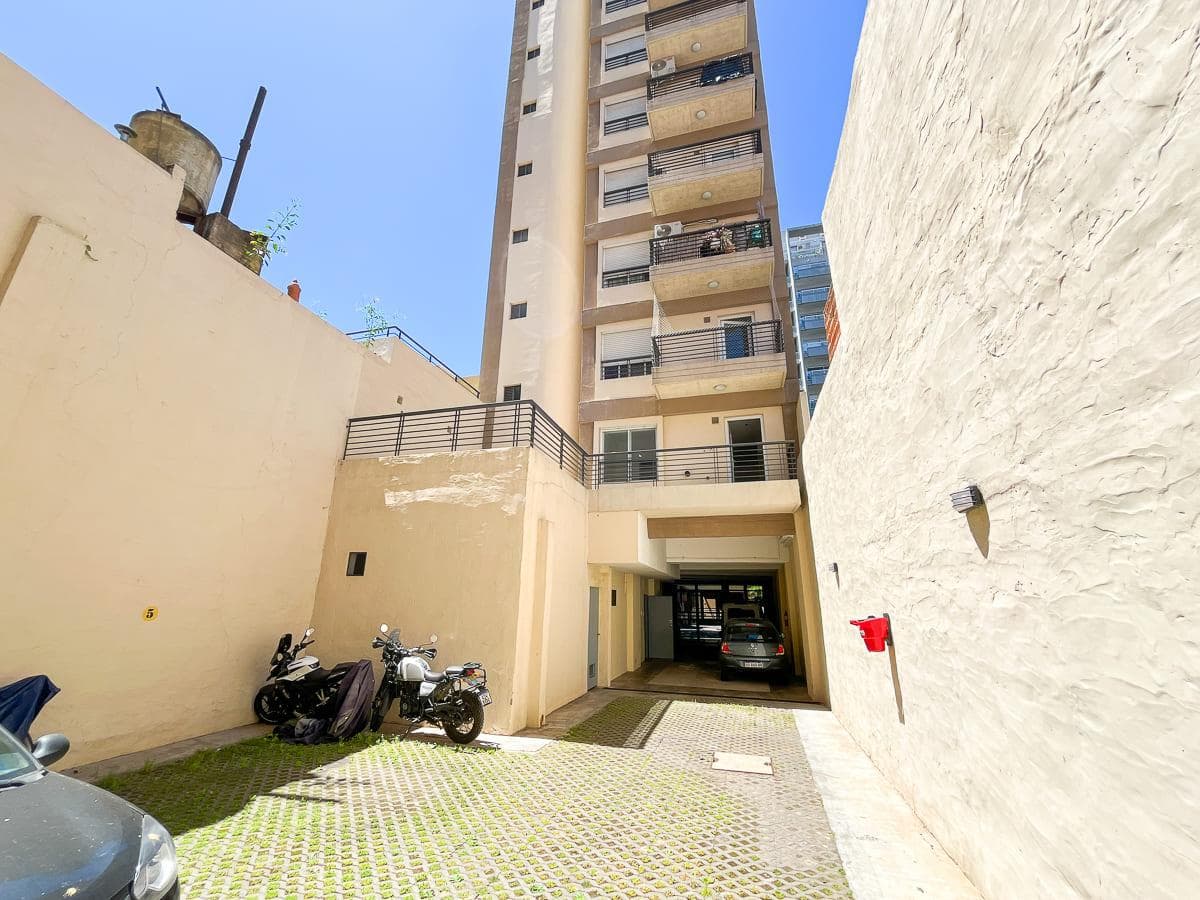 One-room apartment for sale in Villa Crespo with a garage and a terrace