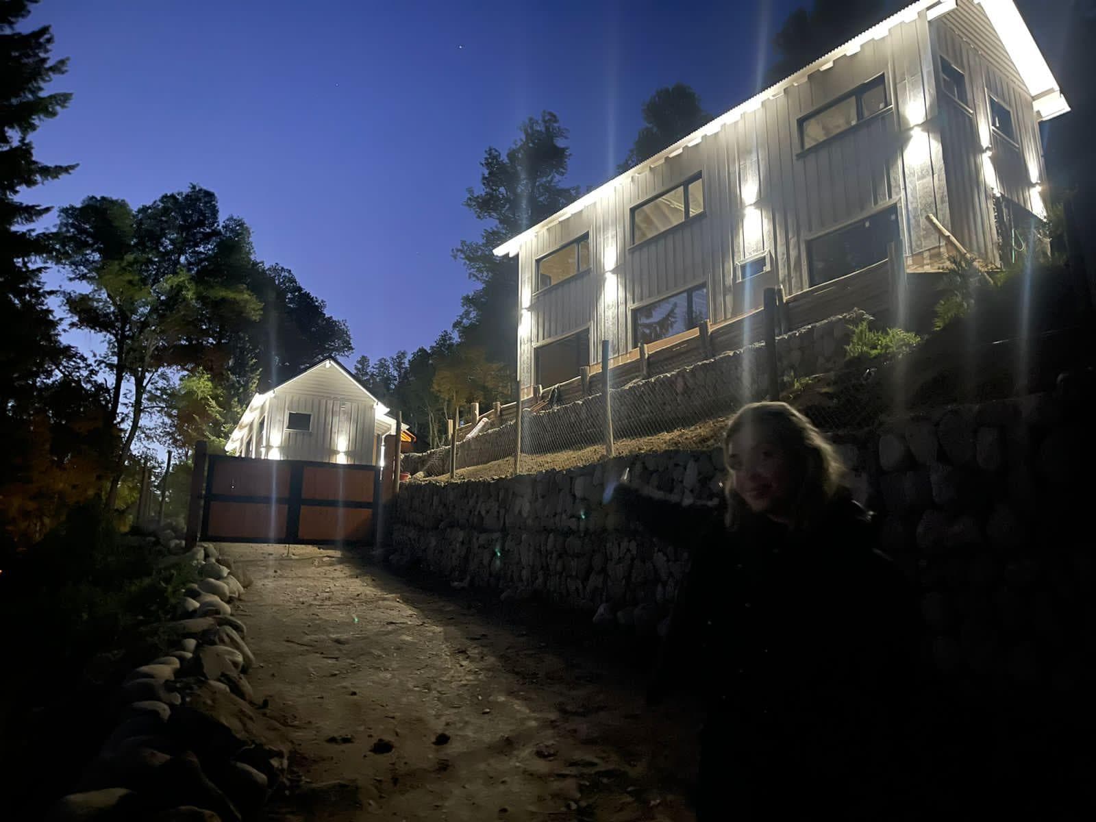 FOR SALE: 200 m² House, 1,000 m² Lot, Los Robles Neighborhood, San Martín de los Andes
