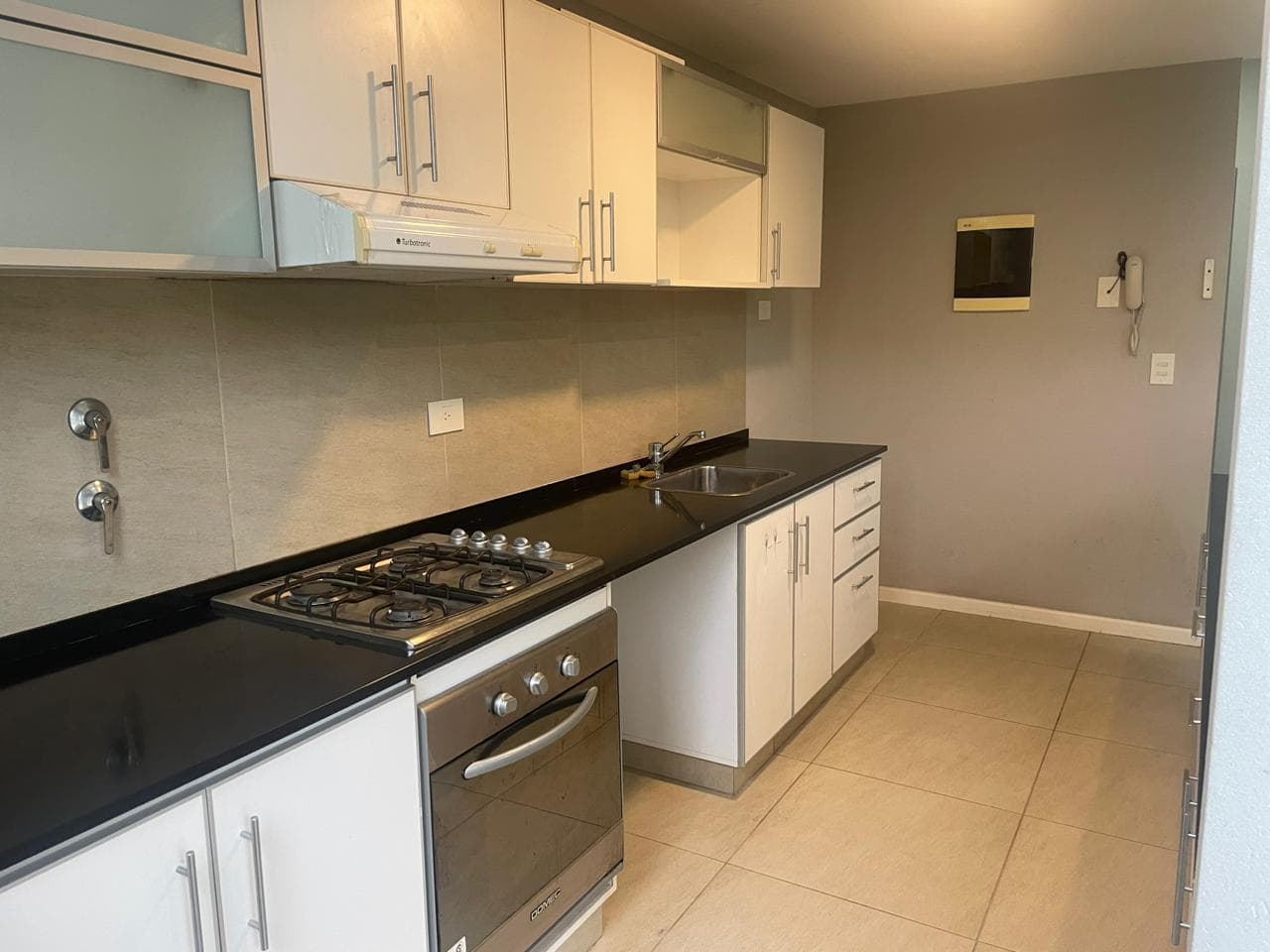 2-Bedroom Apartment for Sale with a Garden in Villa de los Remeros