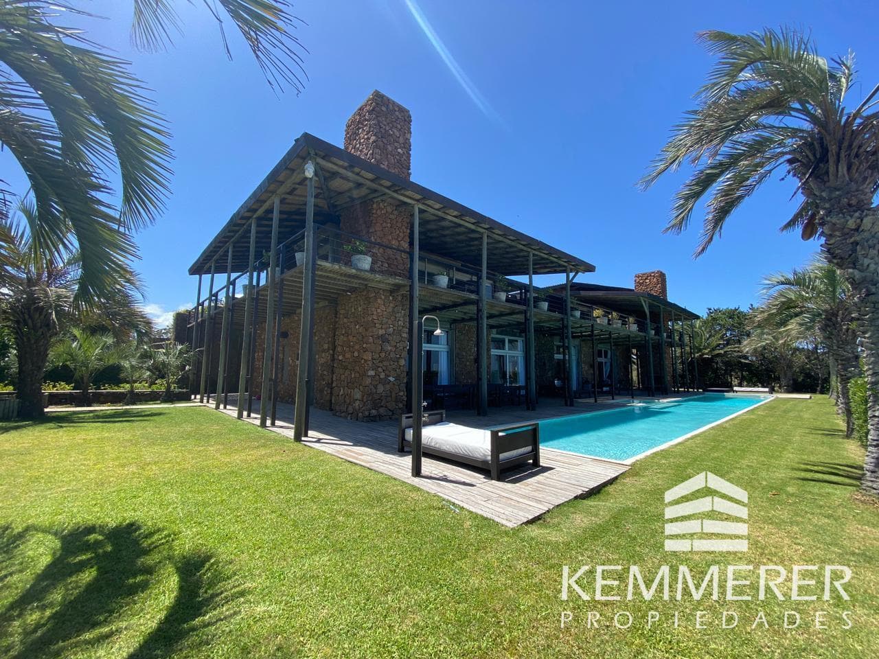 Stunning Residence with a Private Helipad in Punta del Este