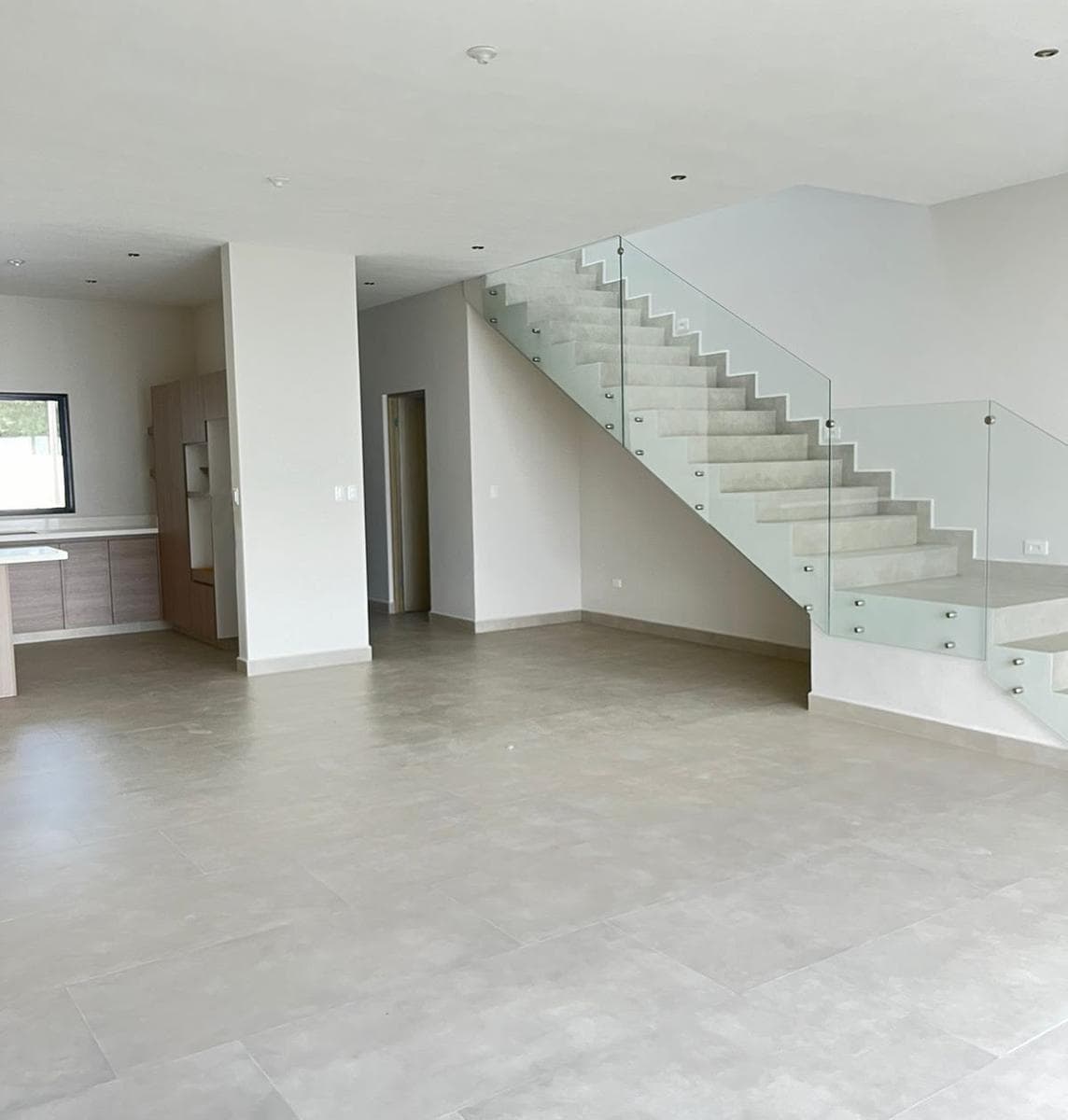 House for Sale on the National Highway in Altares Residencial