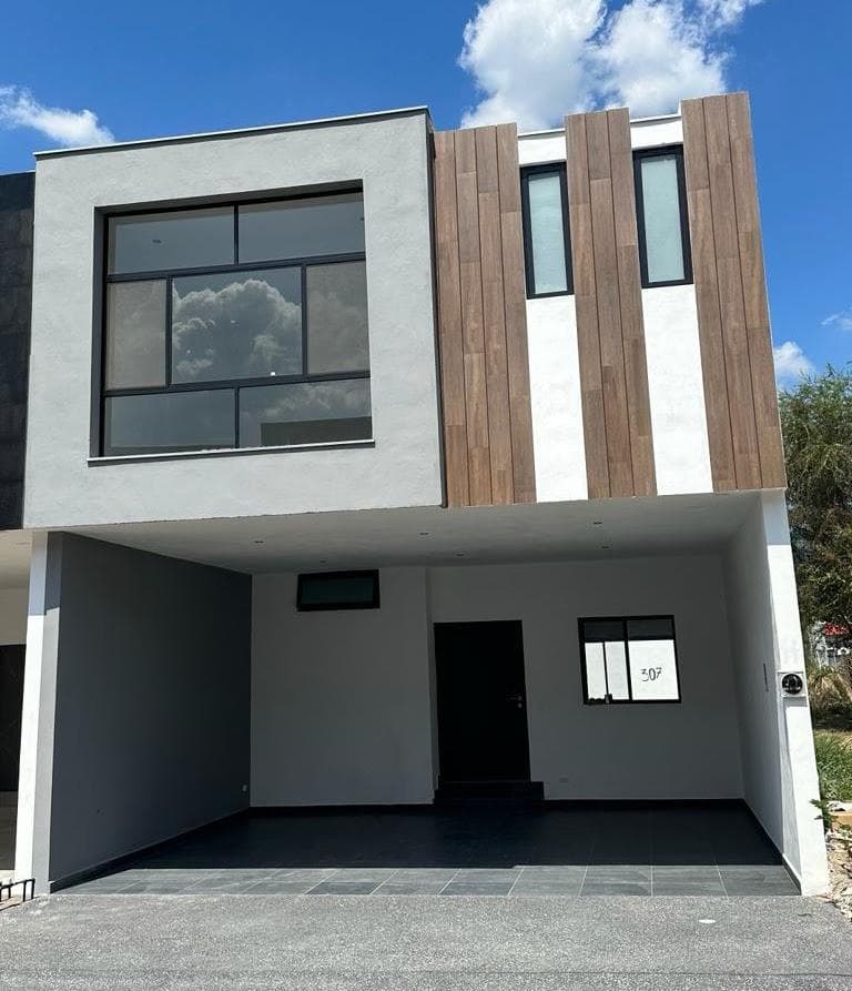 House for Sale on the National Highway in Altares Residencial