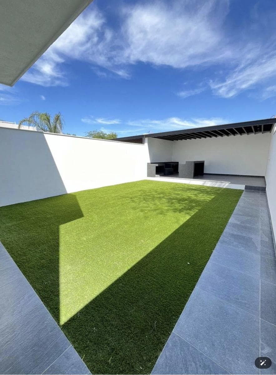 House for Sale on the National Highway in Altares Residencial