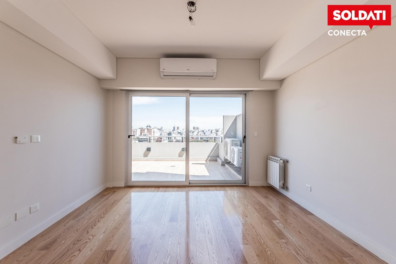 6-room apartment for sale in Caballito with a balcony, patio, and open-air parking space.