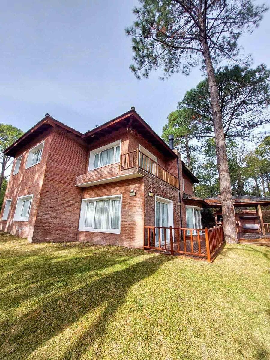 House in Carilo
