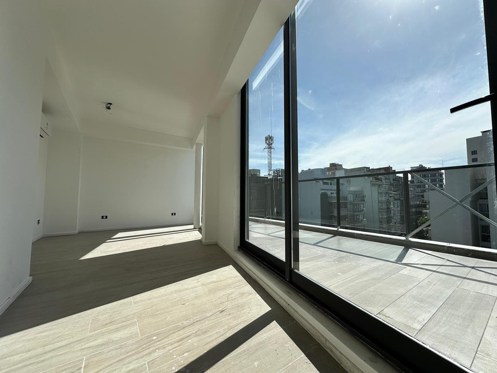 Brand-new 2-room apartment for sale with a terrace in Palermo