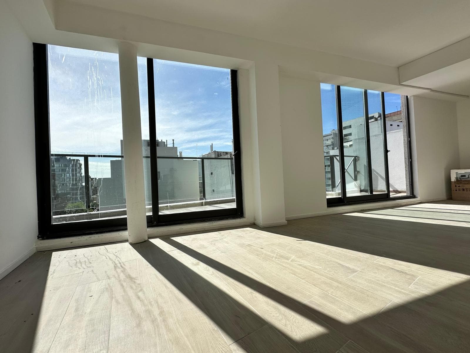 Brand-new 2-room apartment for sale with a terrace in Palermo
