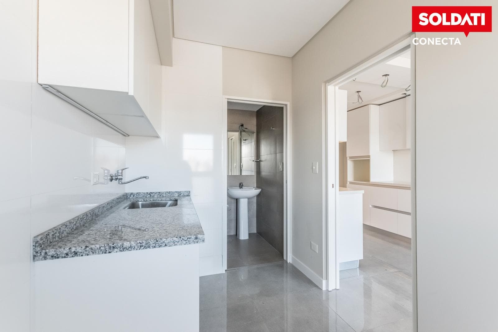 Apartment for sale, 10th floor, 4-room unit with a balcony and a parking space in Caballito.