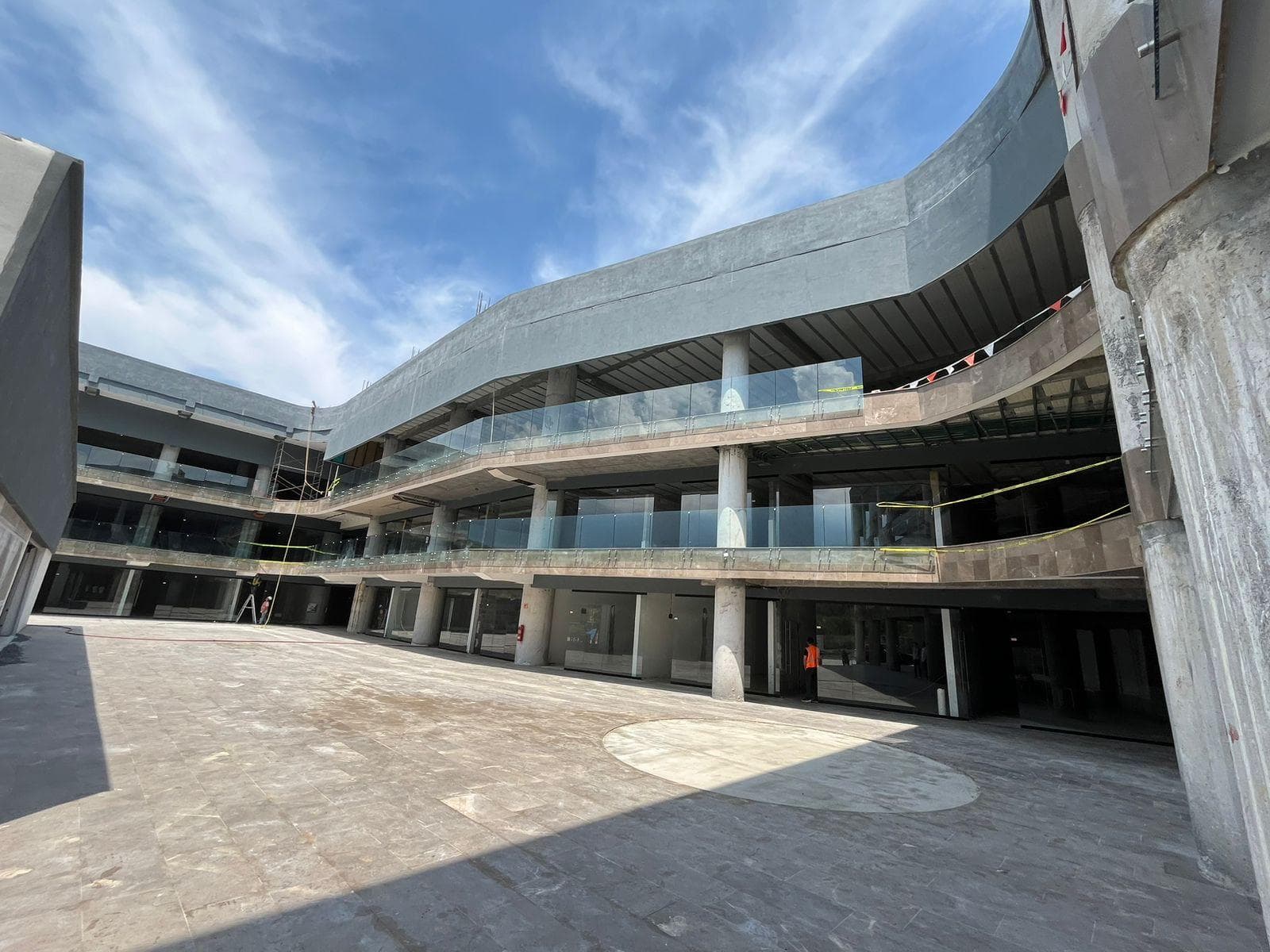 Commercial Space for Rent on the National Highway