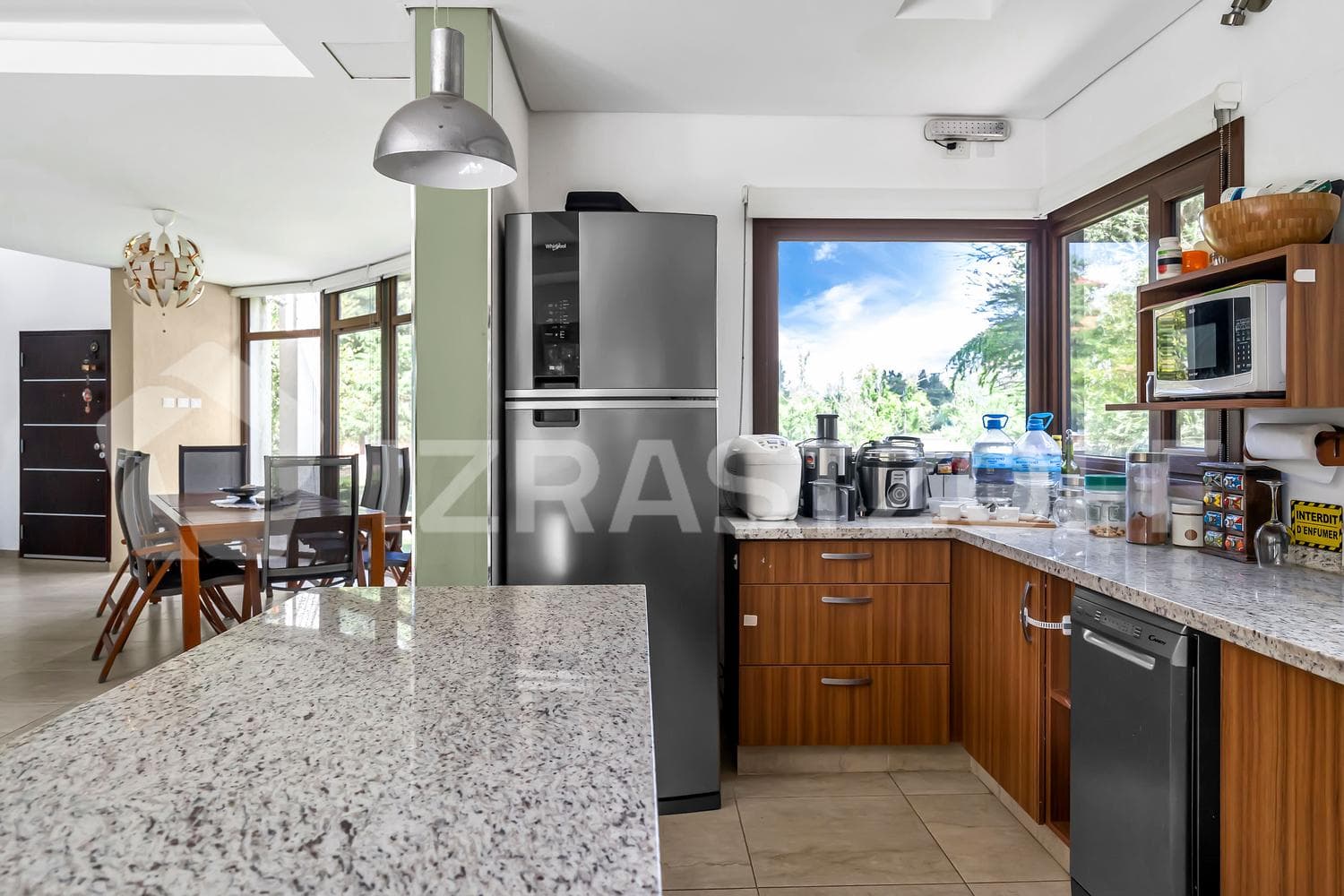 House for sale with a view of the golf course in Larena CC, Pilar. OPPORTUNITY