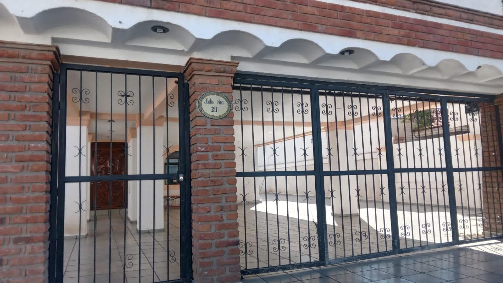 Casa en San Jorge Residencial con 3 Recámaras, Estudio y Terraza con Jardín