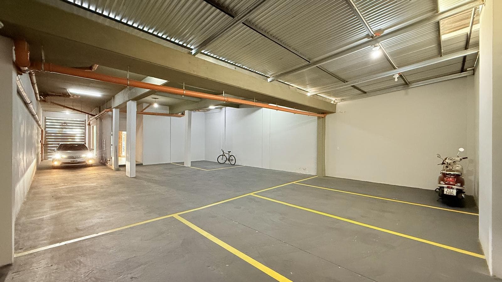 For Sale/Financing: Covered Parking Space, Ground Floor, U3. Ciudad Universitaria