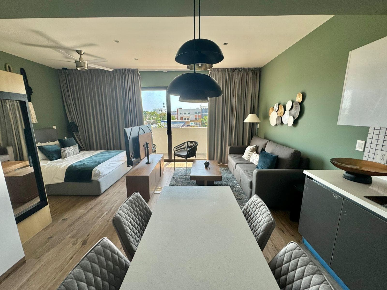 APARTMENT READY FOR OCCUPANCY, JUST 5 MINUTES FROM THE BEACH
