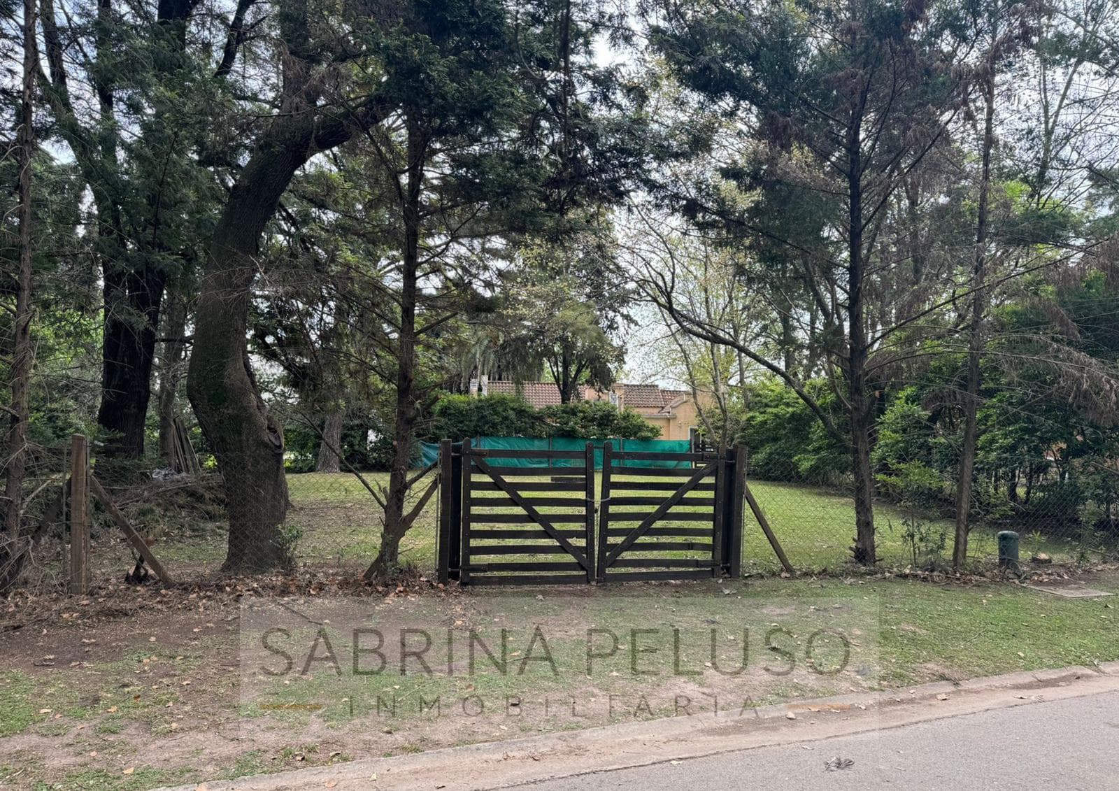 Lot in the "El Resuello" Gated Community