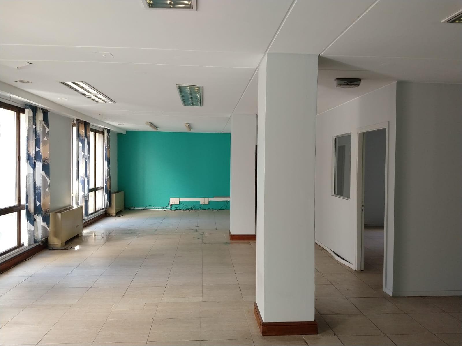 Office for Rent: 620 m²—Self-Financing / Barter