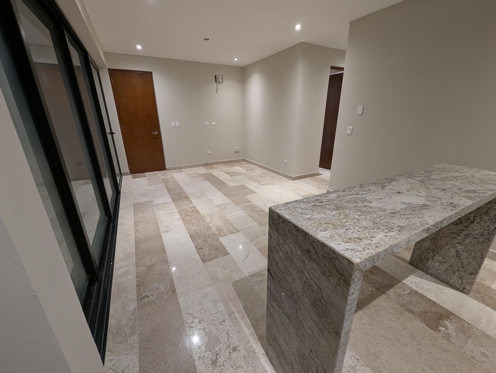 Apartment for sale 100 meters from the ocean in Progreso