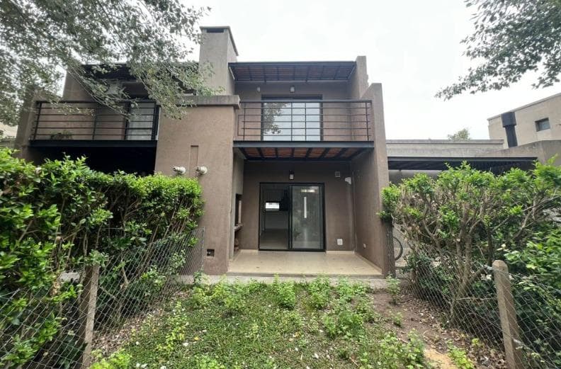 3-Bedroom Duplex Apartment for Sale in Manzanares Chico (Rental Starting April 27)