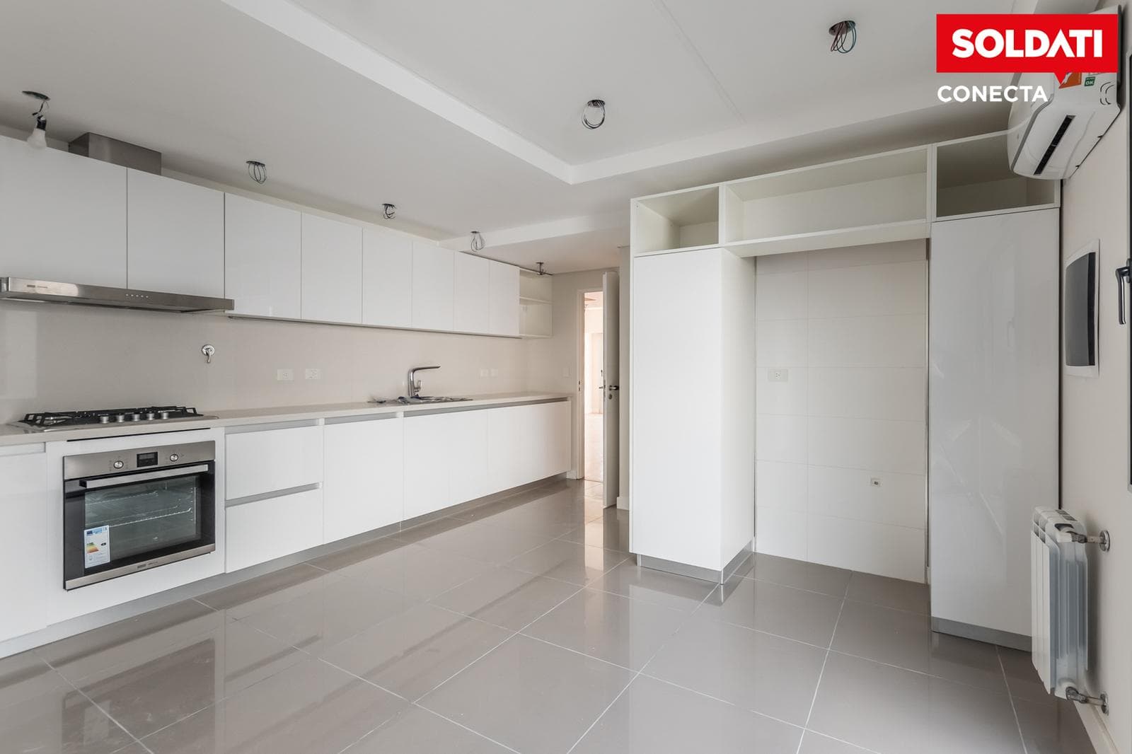 4-room apartment for sale in Confte, featuring a balcony, two parking spaces, and a storage room in Caballito