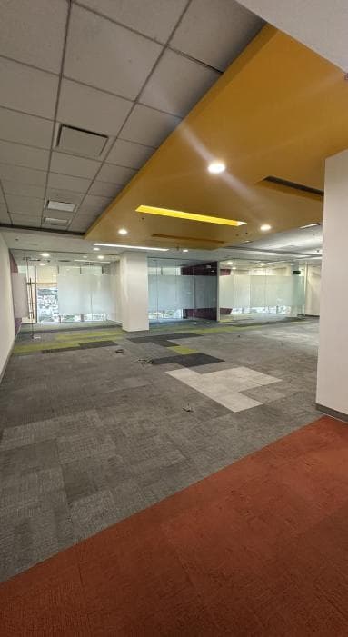 OFFICE FOR RENT IN VALLE ORIENTE