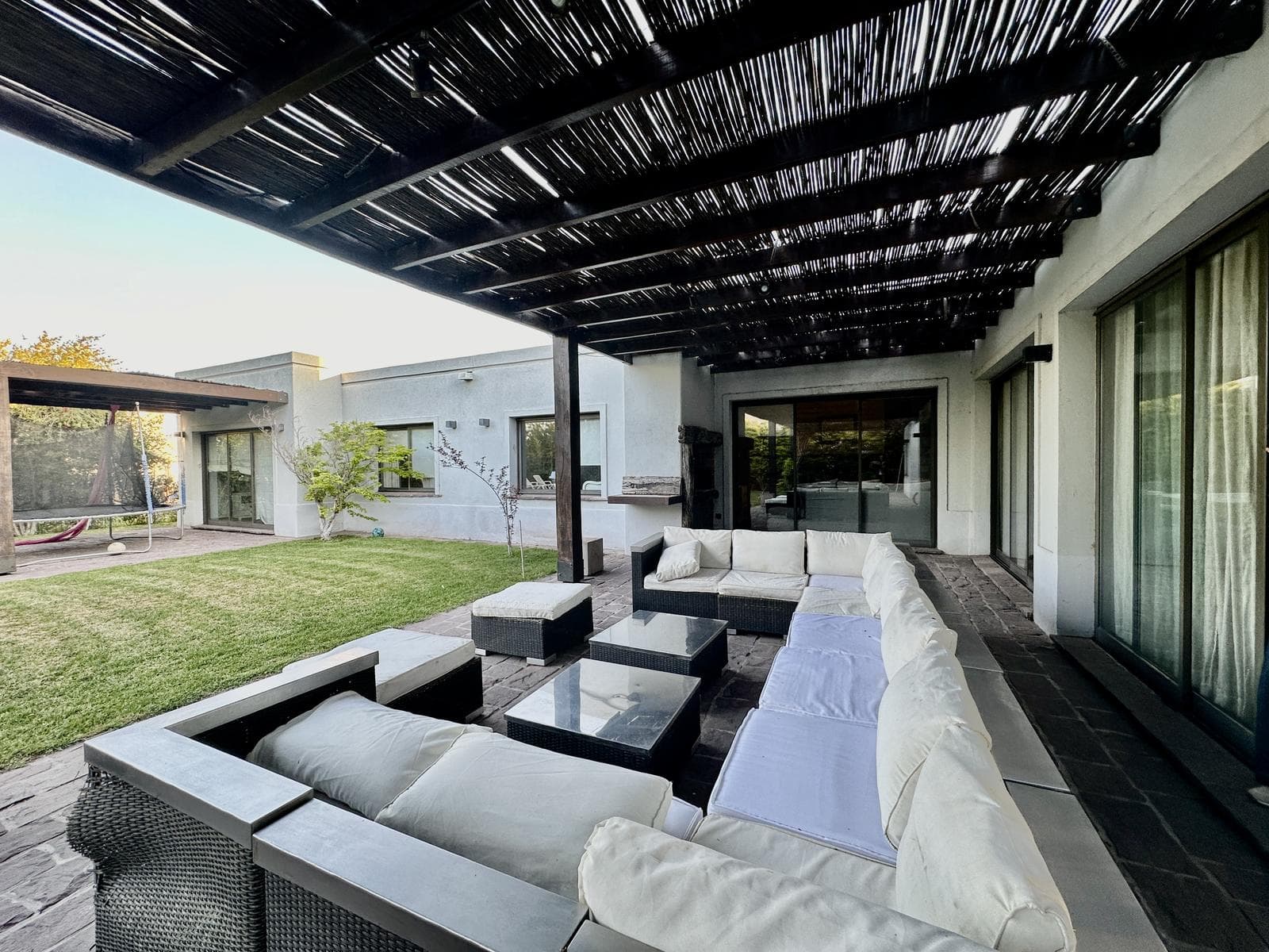 A single-story house with 3 bedrooms and a separate home office.