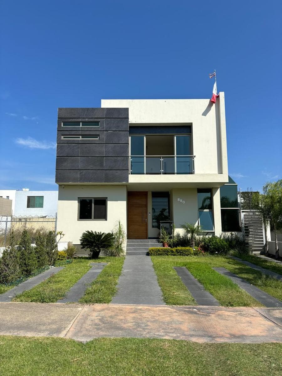 House on Boulevard Valle Imperial