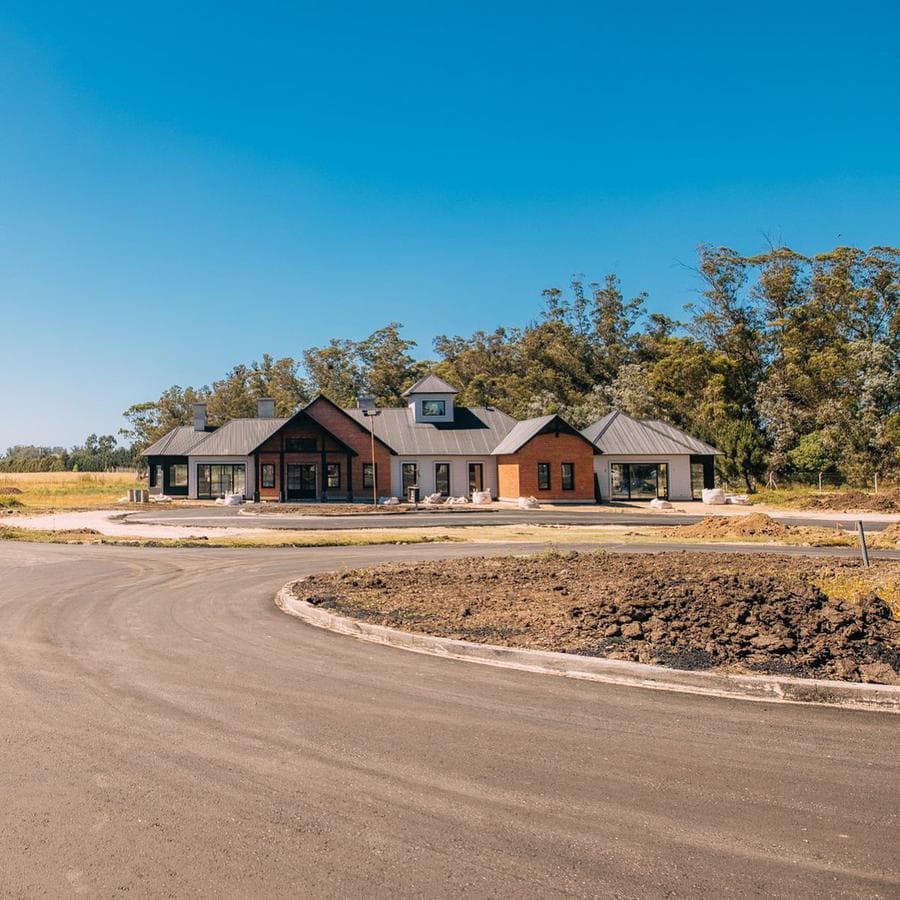 LAND IN MAR DEL PLATA COUNTRY CLUB