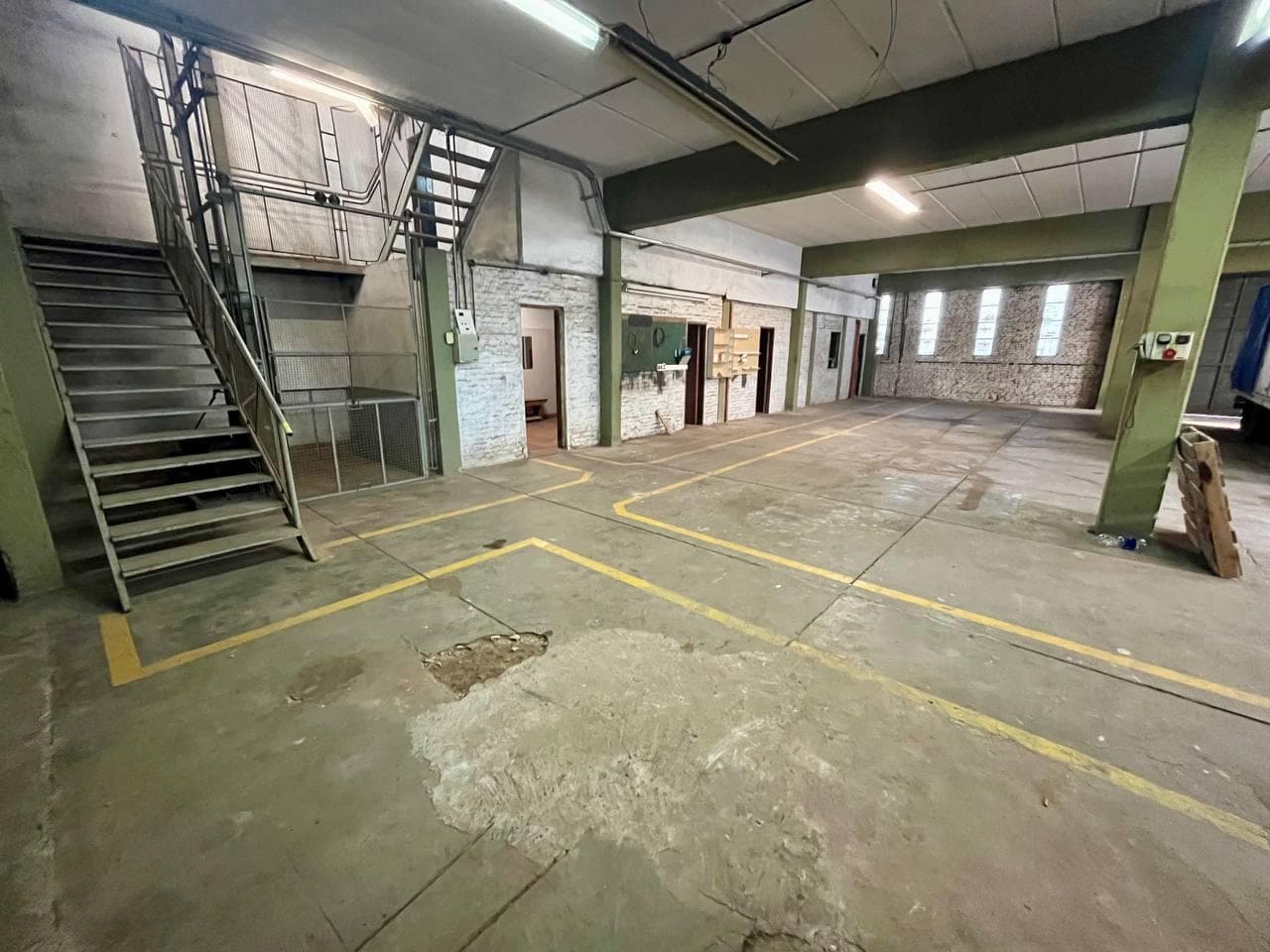 Warehouse or Industrial Plant for Sale in Ezpeleta West