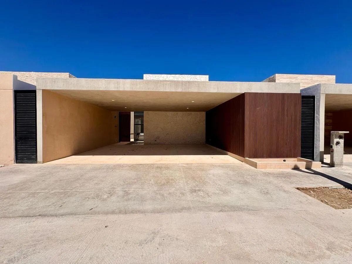 House in the ADANA Xcanatún Residential Complex, 1st Floor