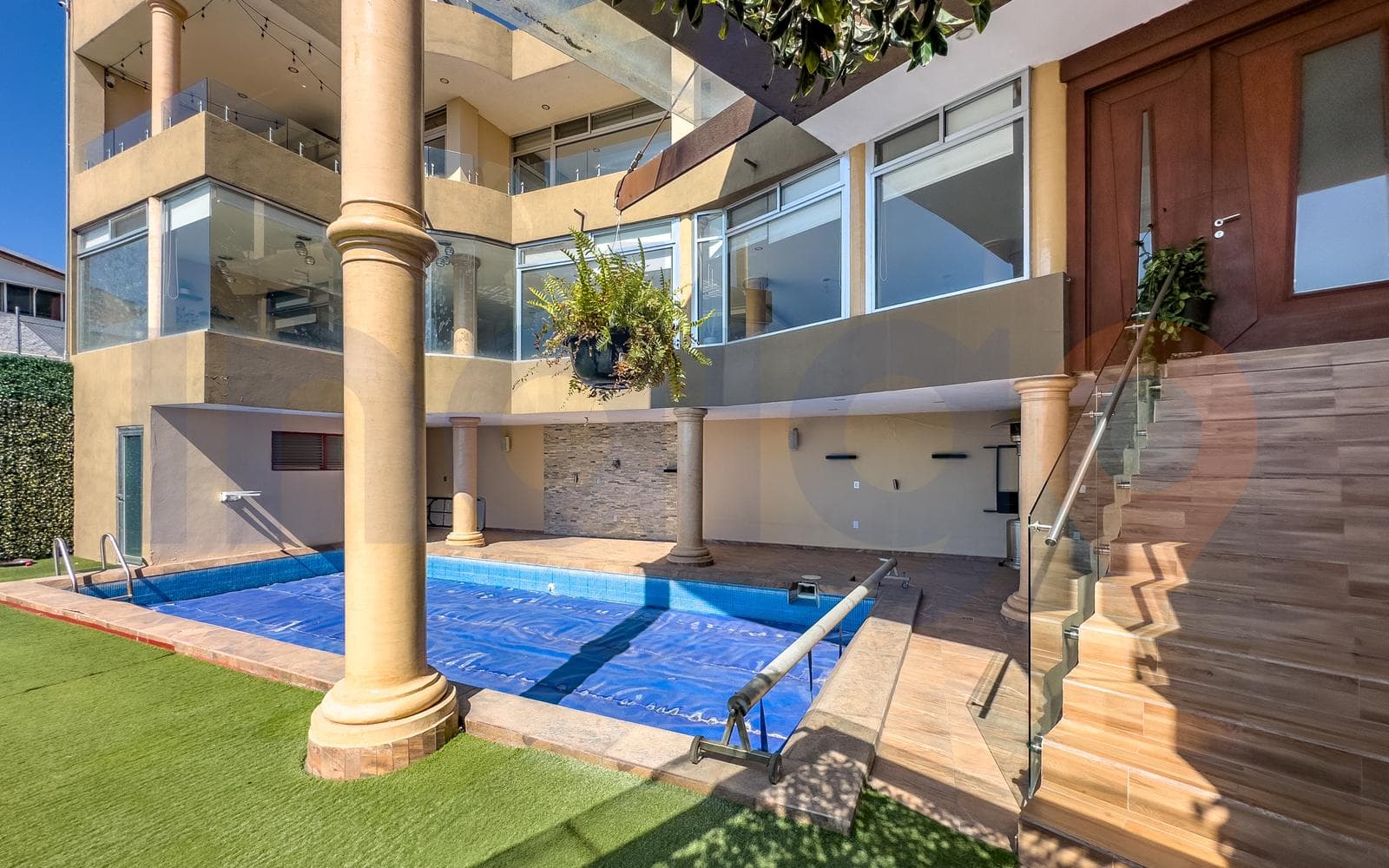 House for Sale in Loma Dorada