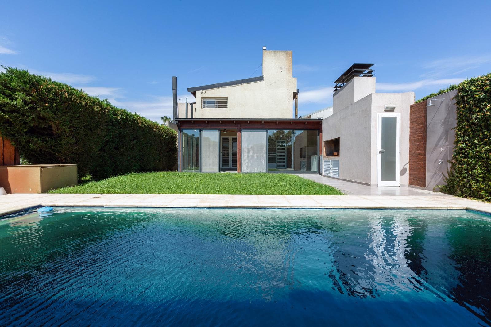 FOR SALE/EXCHANGE - 3-bedroom house. Alvear.