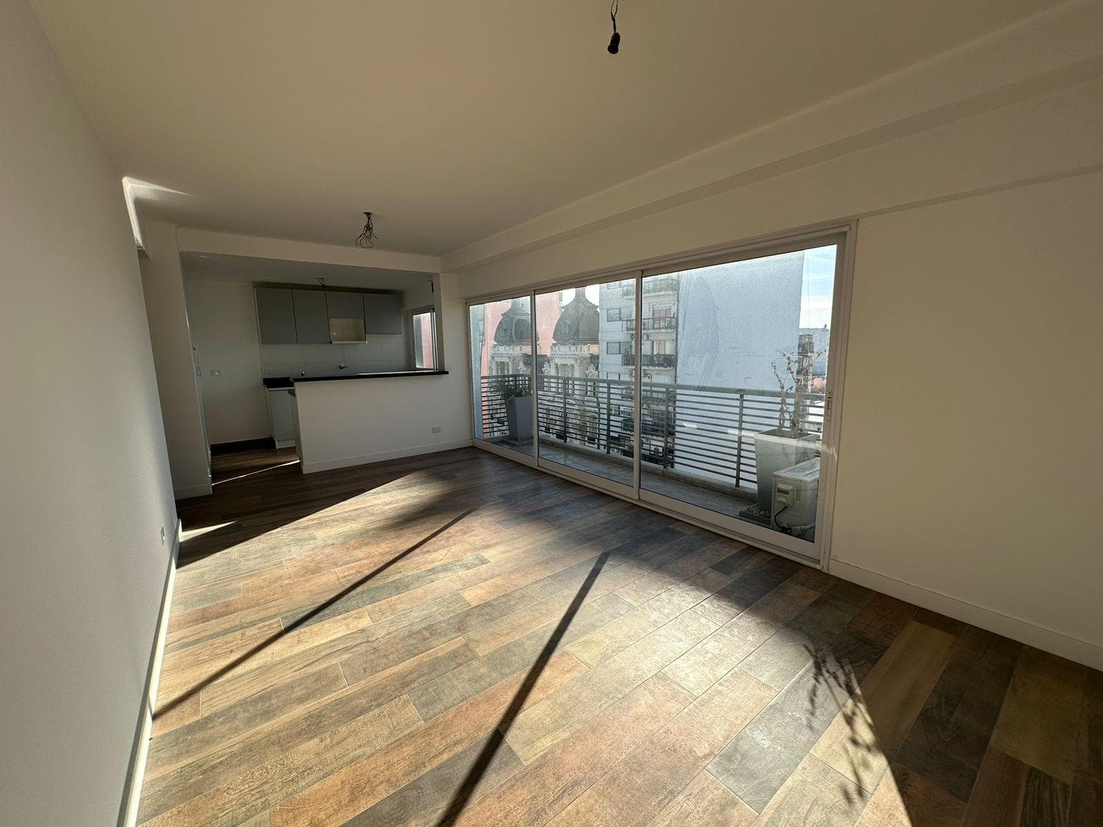 FOR SALE: BRAND-NEW 4-ROOM APARTMENT WITH BALCONY IN SAN CRISTOBAL