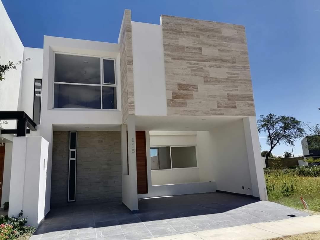 Casa en Mayorca Residencial con 3 recámaras y sala de TV