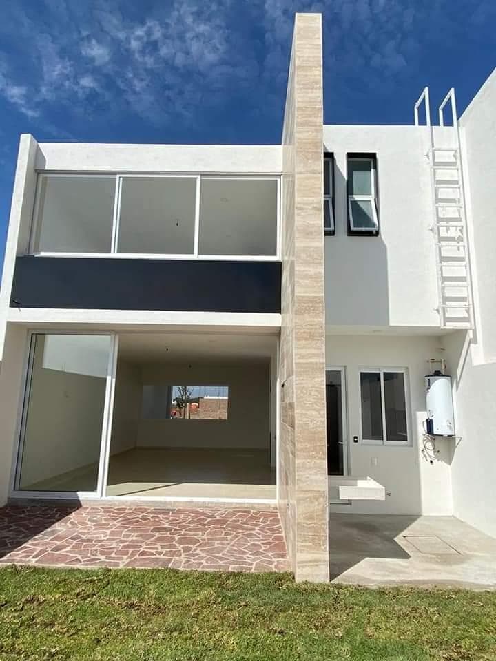Casa en Mayorca Residencial con 3 recámaras y sala de TV