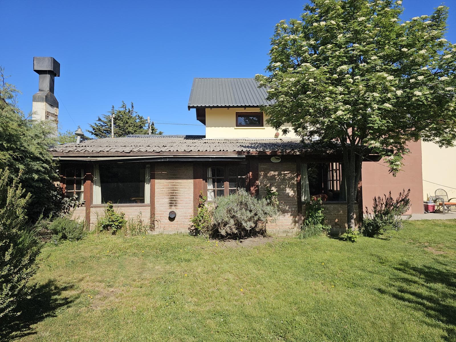 House with Commercial Space on Av. Las Victorias - Bariloche