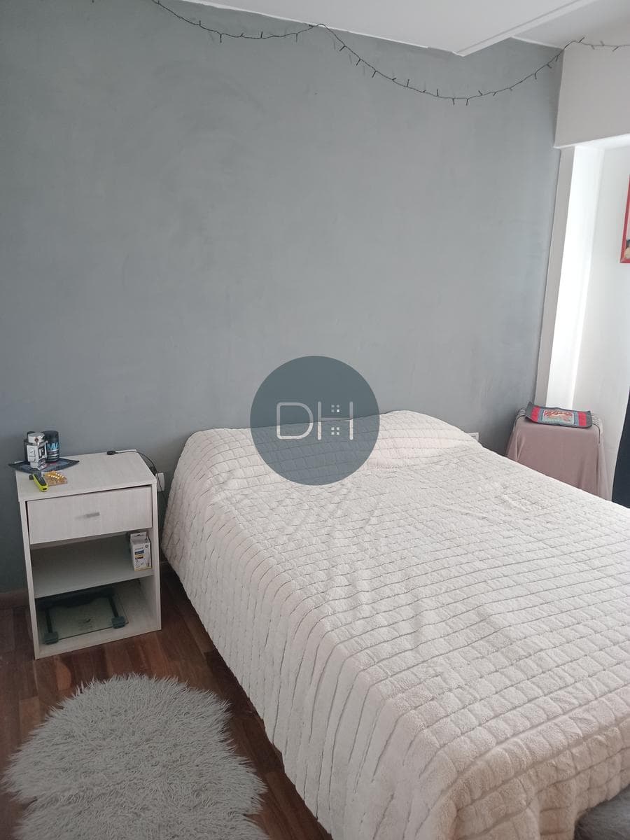 Apartment with covered garage - La Plata