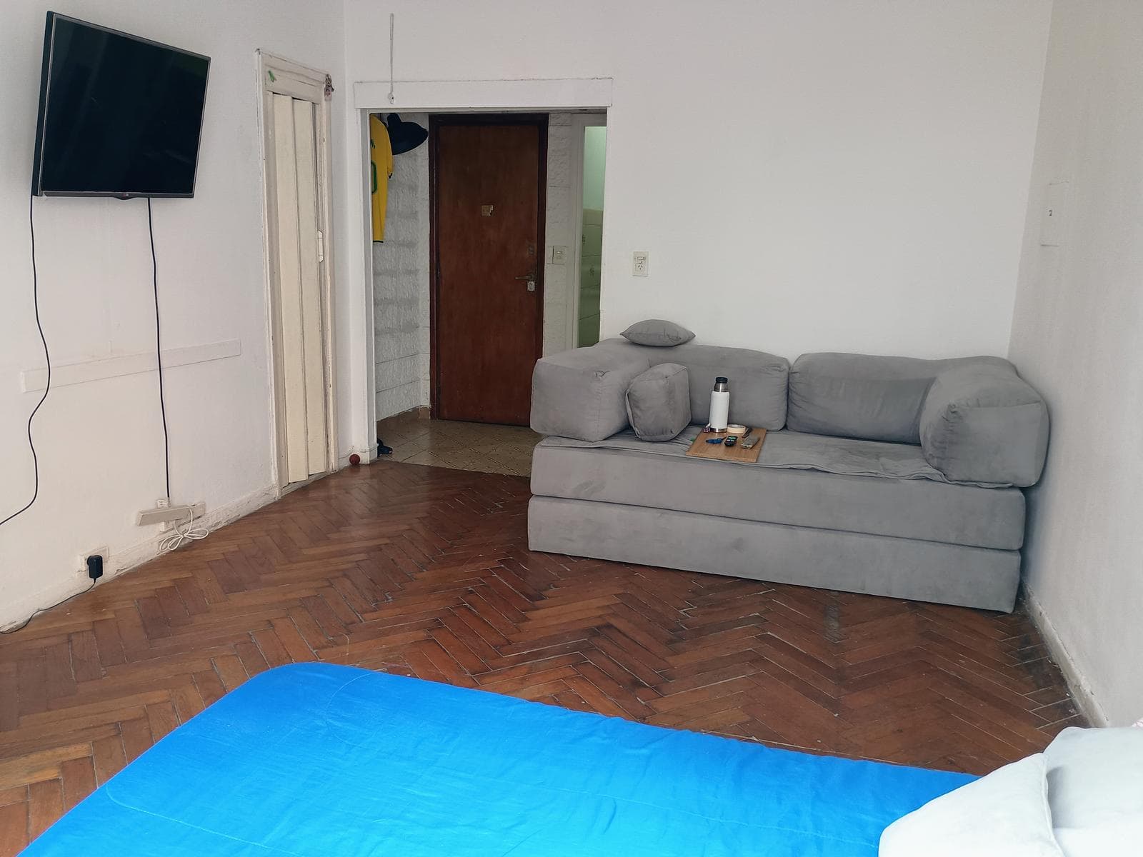 For Sale: 1-Bedroom Apartment Facing the Street with a Balcony in Monserrat