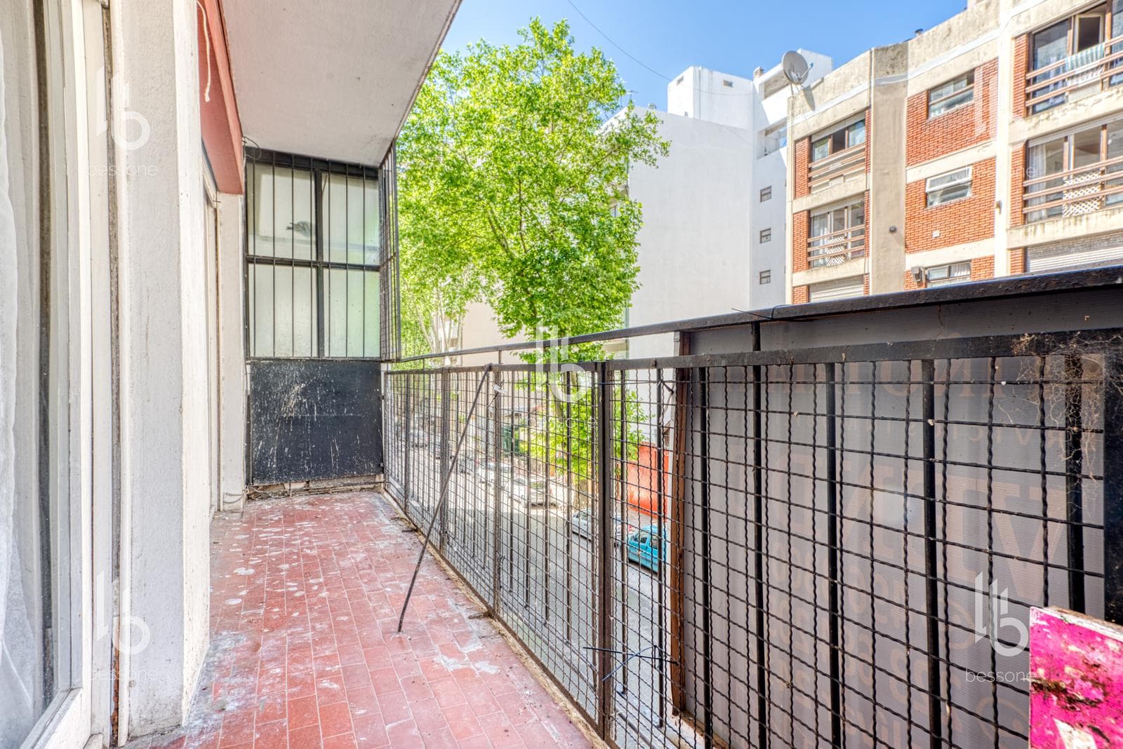 3-Room Apartment with Balcony on Plaza Mitre