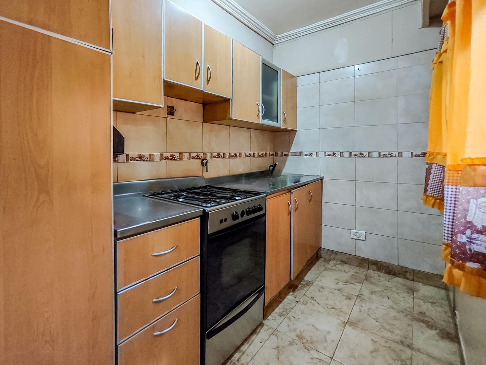 FOR SALE/EXCHANGE - 4-bedroom row house. Matheu neighborhood, Rosario.