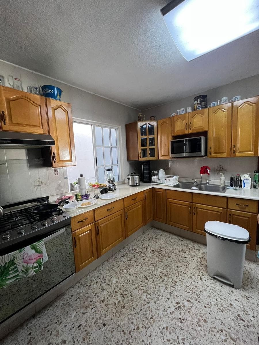 HOUSE FOR SALE IN CONTRY LA ESCONDIDA