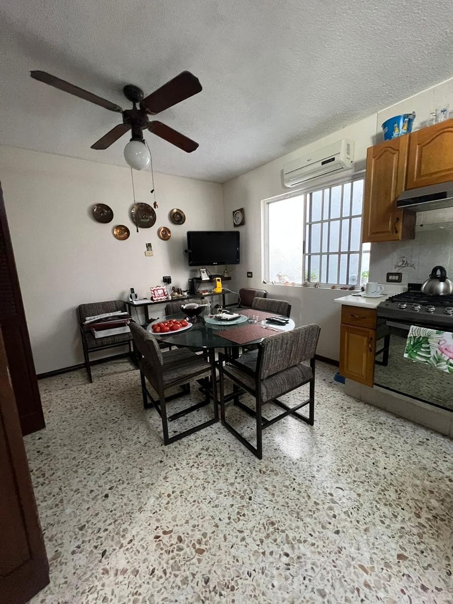 HOUSE FOR SALE IN CONTRY LA ESCONDIDA