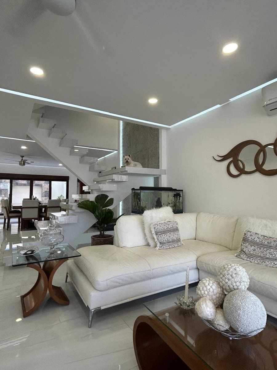 House on VIA CUMBRES