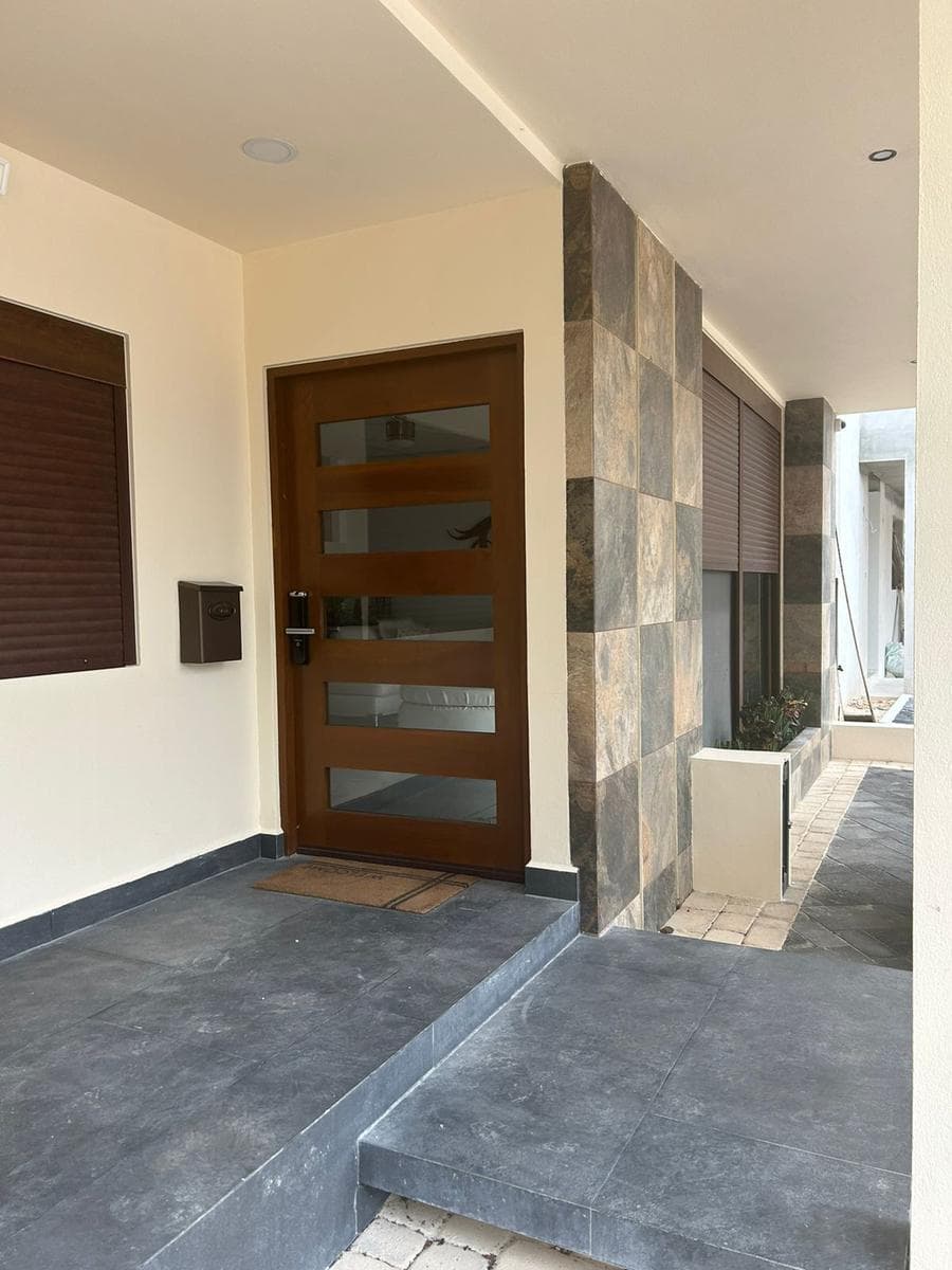 House on VIA CUMBRES