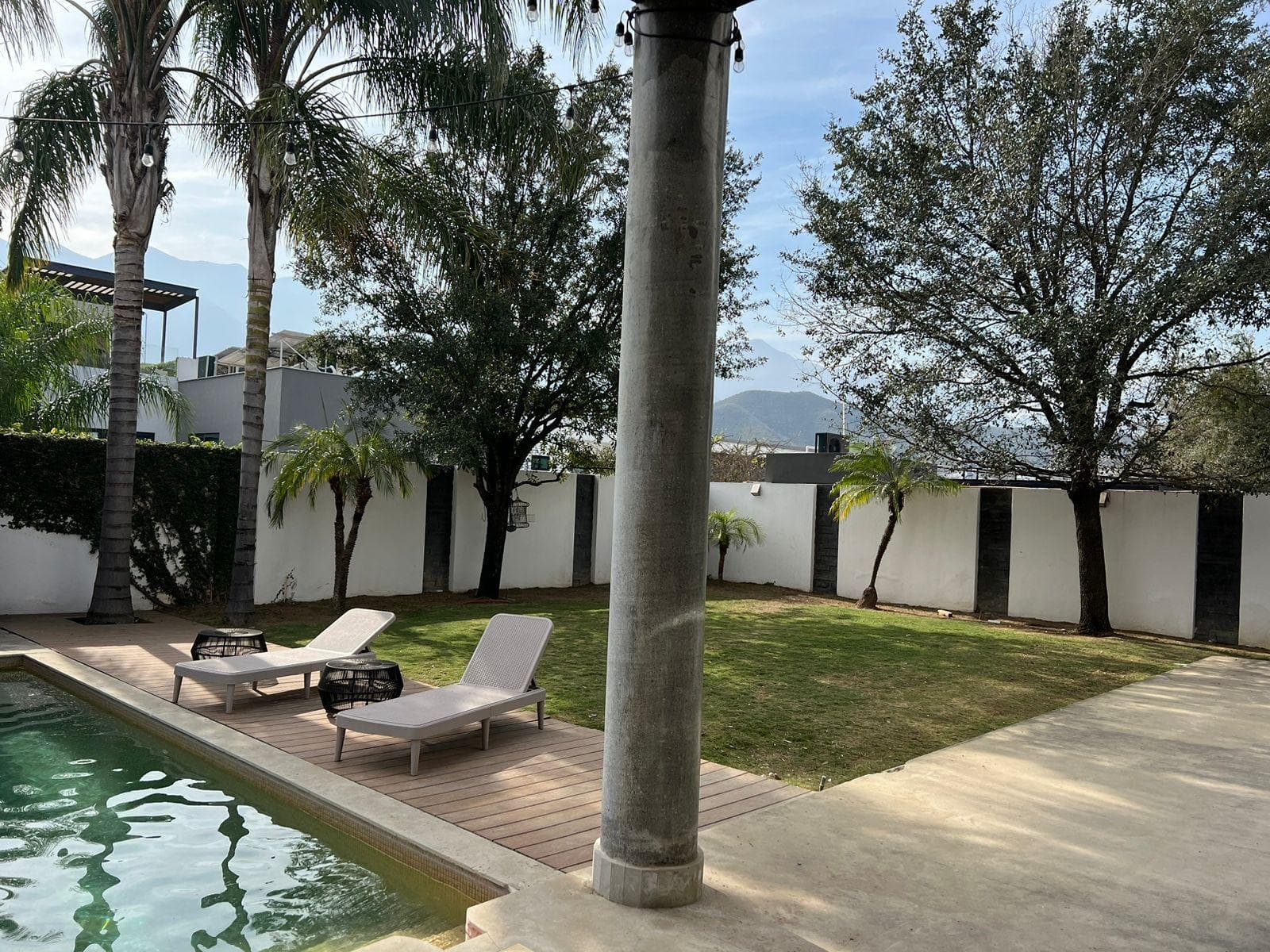 HOUSE FOR SALE IN LA JOYA