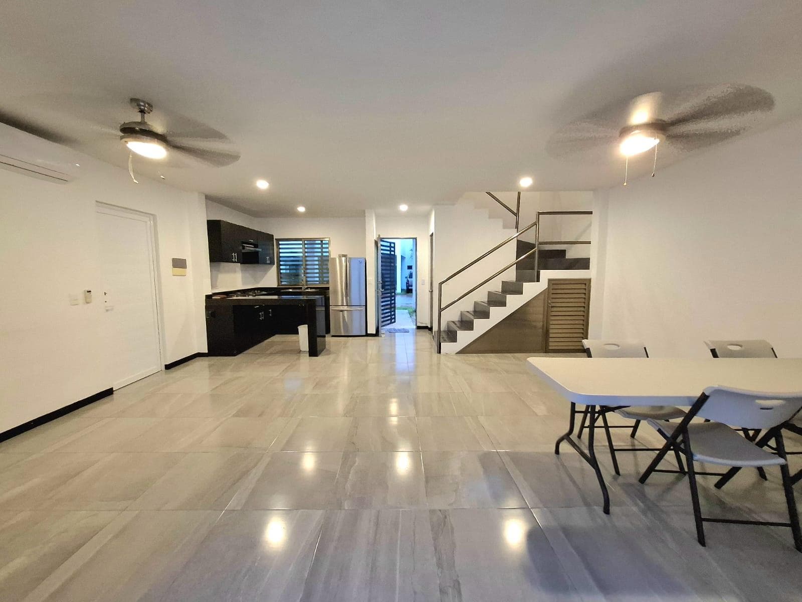 Three-Bedroom House for Rent in the El Cielo Residential Complex