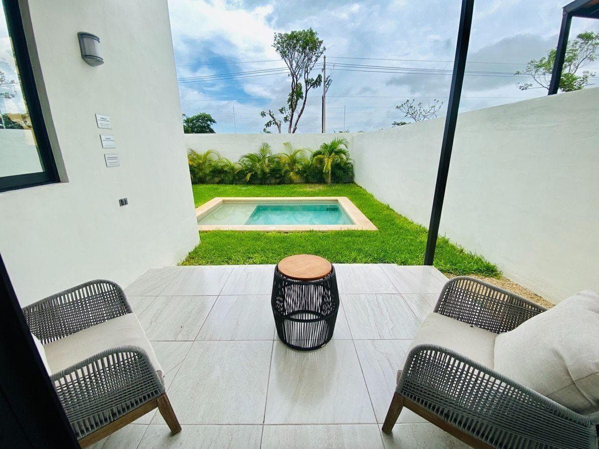 House north of Mérida Conkal, on a gated community with amenities