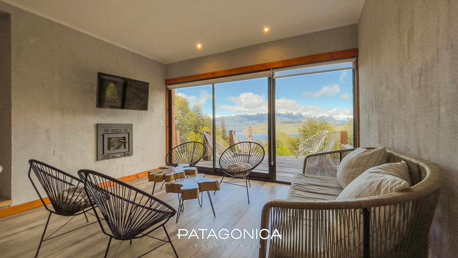 FOR SALE: 4-room furnished apartment, 140 m², with a view of the lake, Villa La Angostura